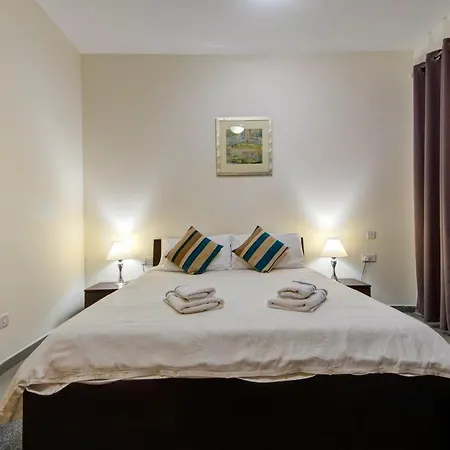 2br Fully Ac & 10 Min Walk To Balluta * Sliema