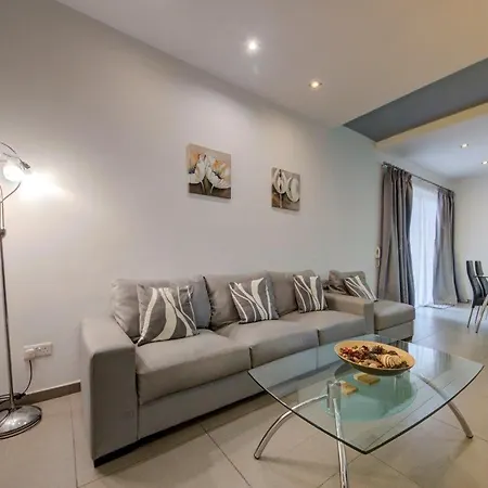 2br Fully Ac & 10 Min Walk To Balluta Daire