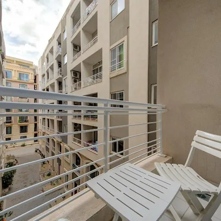 2br Fully Ac & 10 Min Walk To Balluta * Sliema