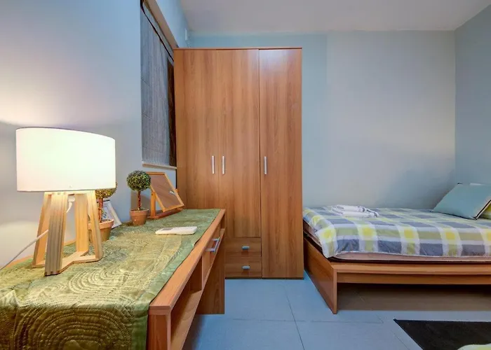 2br Fully Ac & 10 Min Walk To Balluta Apartment *