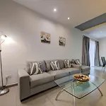 2br Fully Ac & 10 Min Walk To Balluta דירה