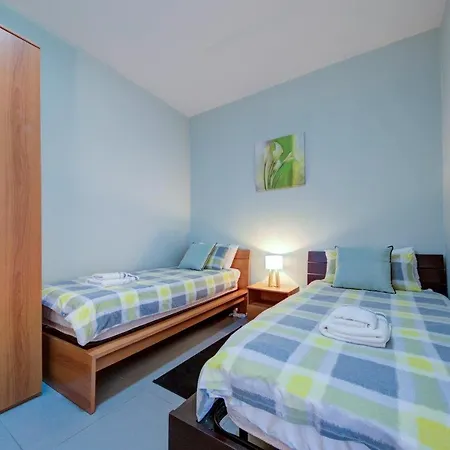 2br Fully Ac & 10 Min Walk To Balluta דירה