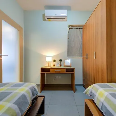 2br Fully Ac & 10 Min Walk To Balluta דירה